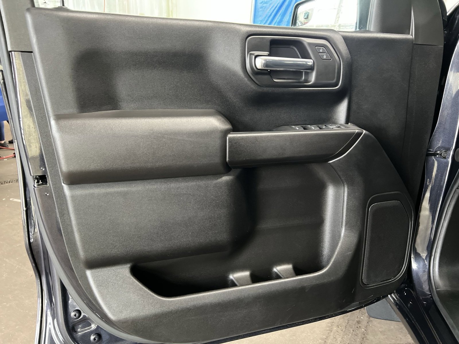 Used 2022 Chevrolet Silverado 1500 Custom image 14