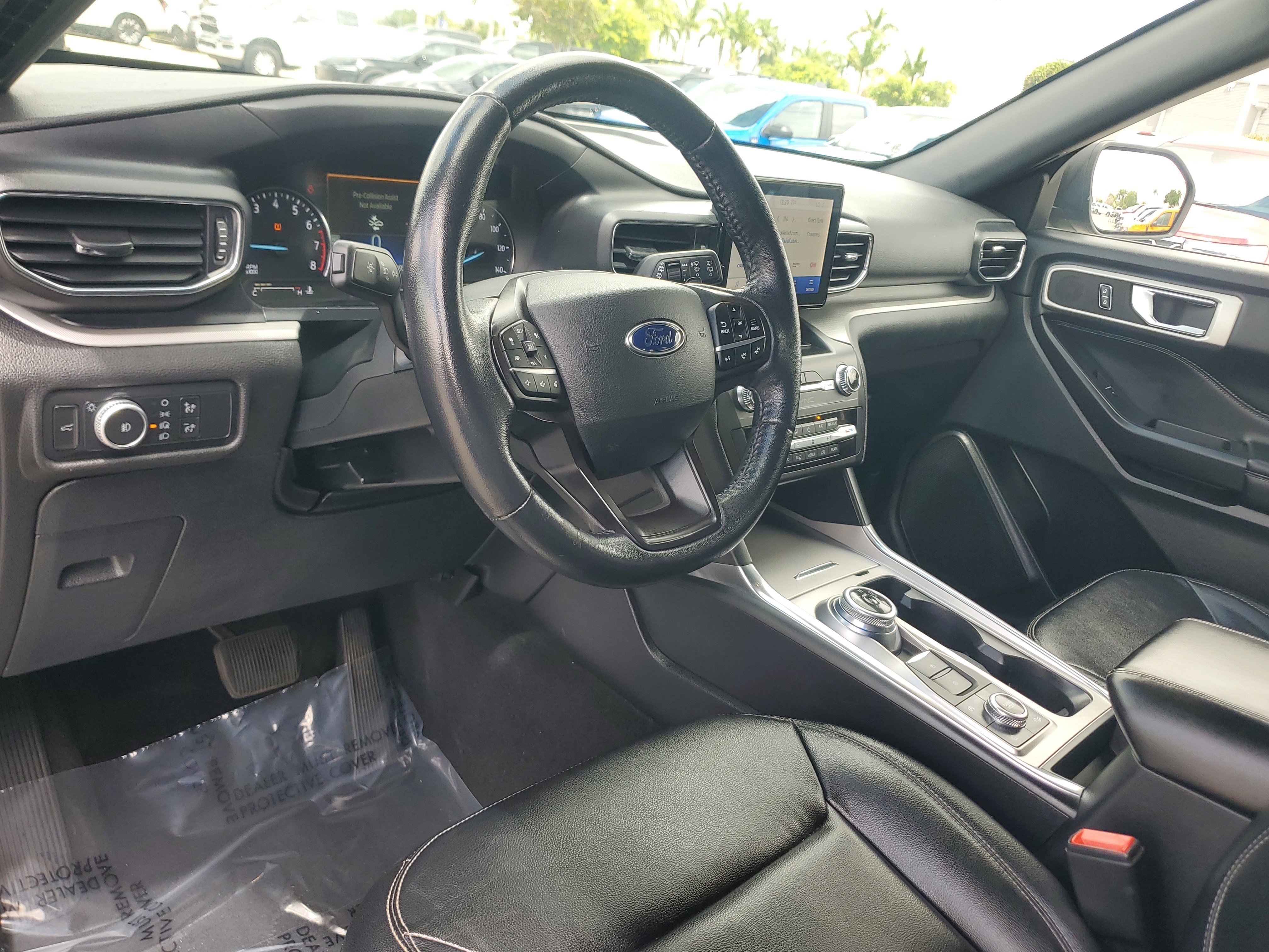 Used 2020 Ford Explorer XLT w/ Equipment Group 202A image 14
