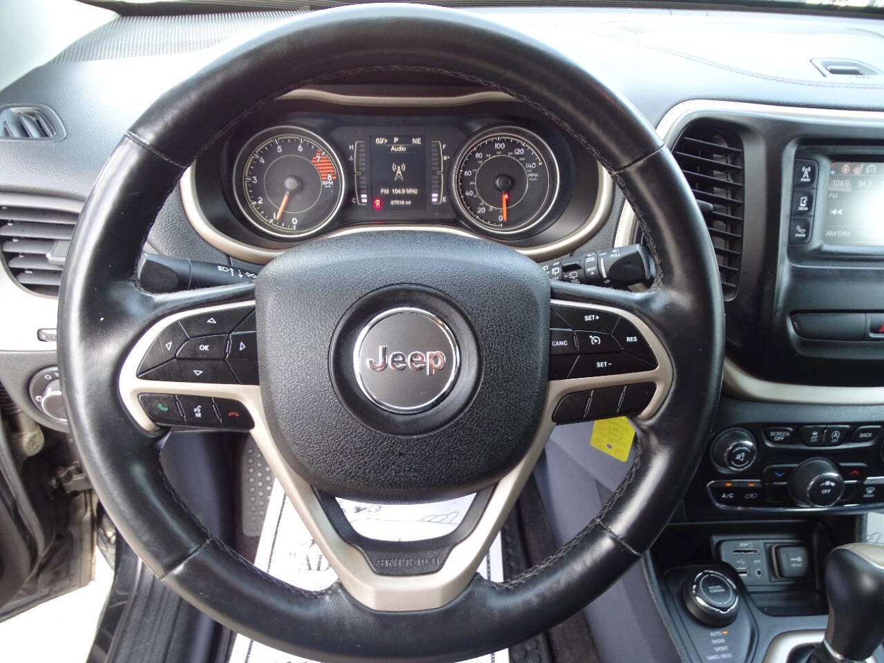 Used 2018 Jeep Cherokee Sport w/ Cold Weather Group AWD/4WD image 13