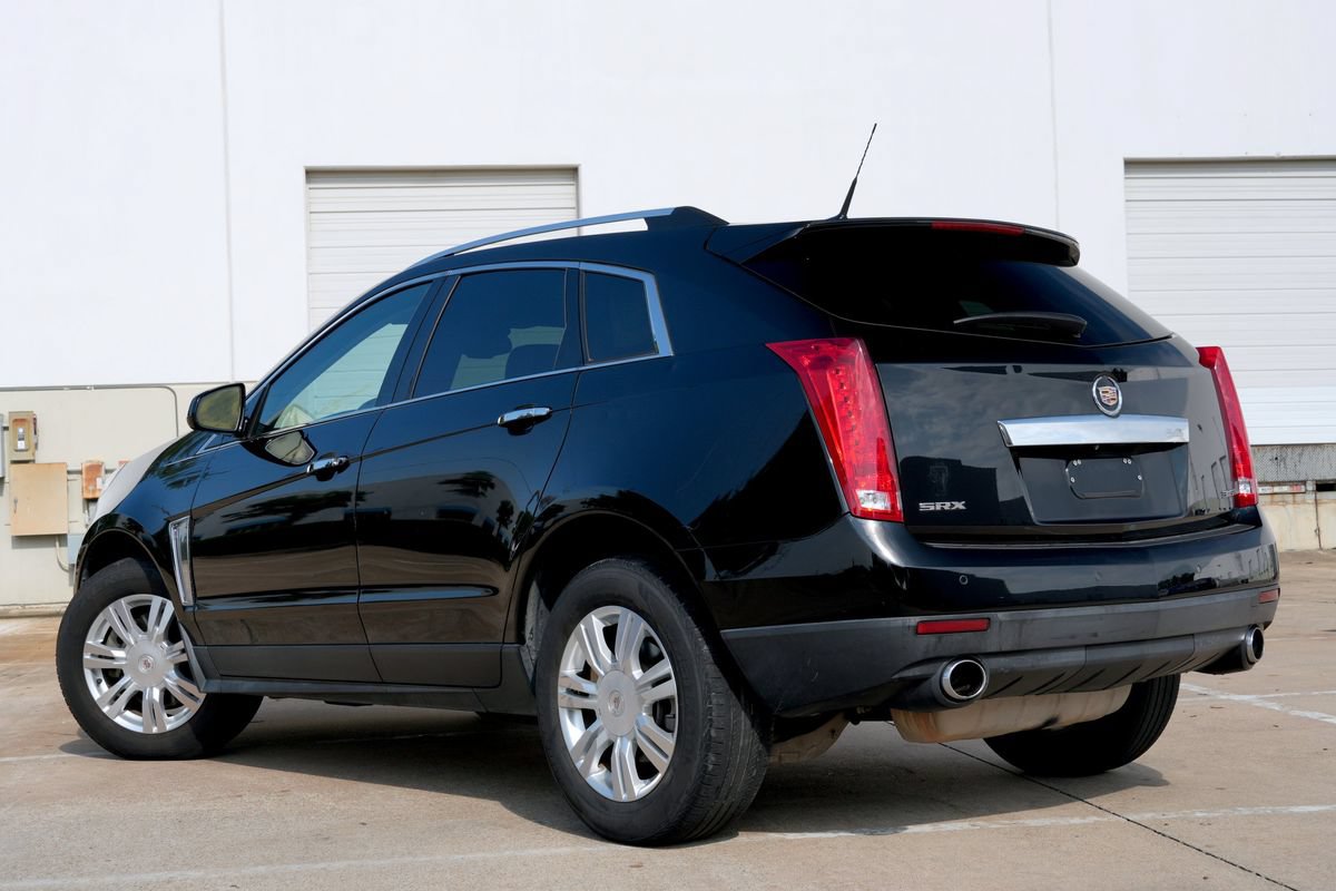 Used 2013 Cadillac SRX Luxury w/ Driver Awareness Package FWD image 4