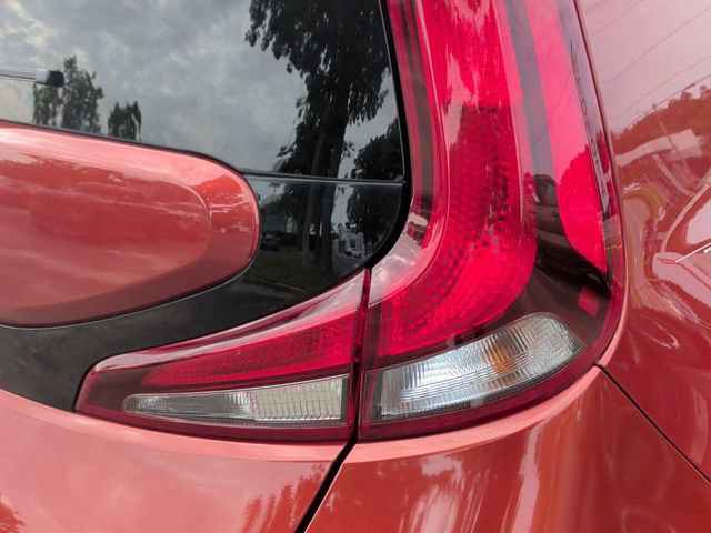 Used 2021 Kia Soul LX FWD image 12