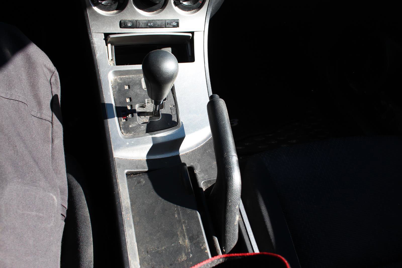 Used 2010 MAZDA MAZDA3 i Touring image 23