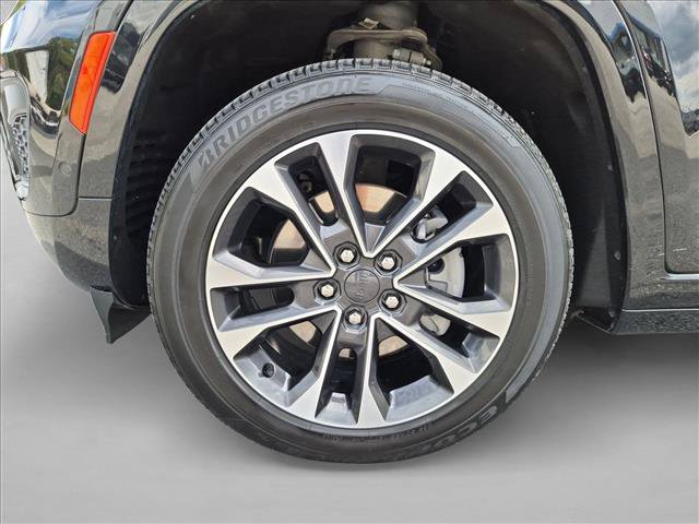 Used 2023 Jeep Grand Cherokee Overland AWD/4WD image 25