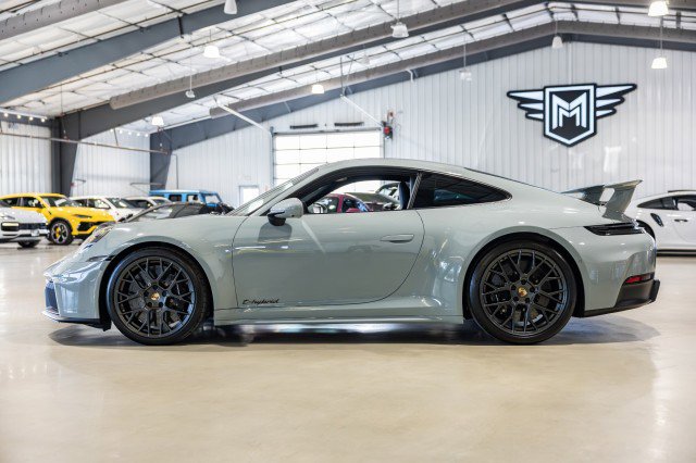 Used 2025 Porsche 911 Carrera GTS image 3