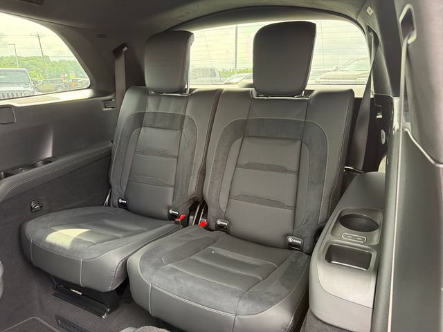 Used 2025 Mercedes-Benz GLS 63 AMG 4MATIC image 44