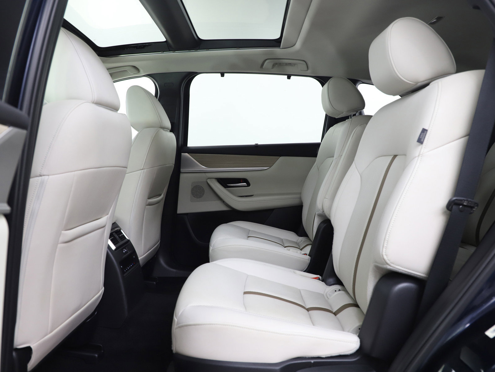 Certified 2024 MAZDA CX-90 3.3 Turbo w/ Premium Plus Pkg image 21