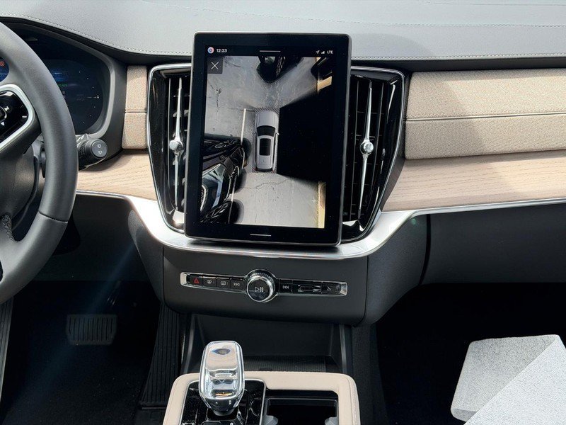New 2026 Volvo XC90 T8 Ultra w/ Lounge Package AWD/4WD image 7