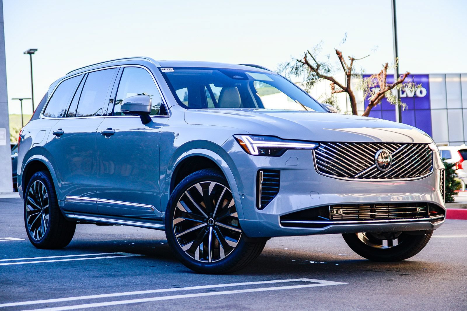 New 2026 Volvo XC90 T8 Ultra w/ Protection Package Premier AWD/4WD image 1