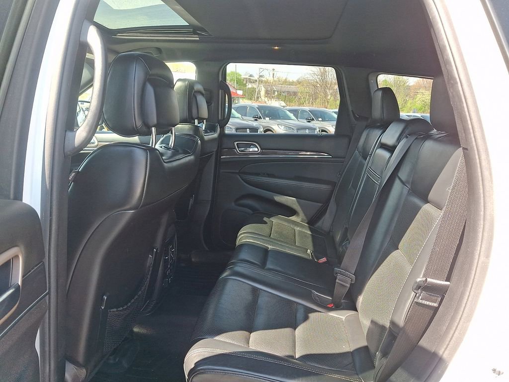 Used 2016 Jeep Grand Cherokee Overland AWD/4WD image 10