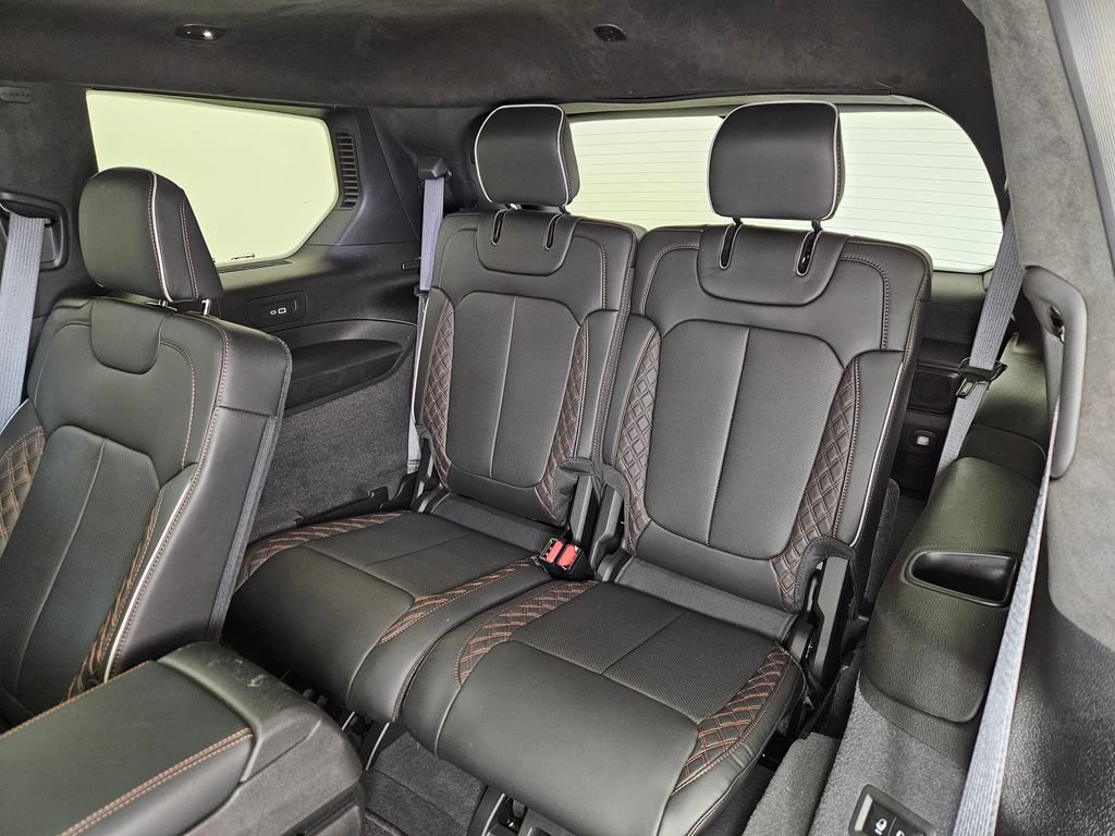 Used 2024 Jeep Grand Cherokee L Summit AWD/4WD image 6