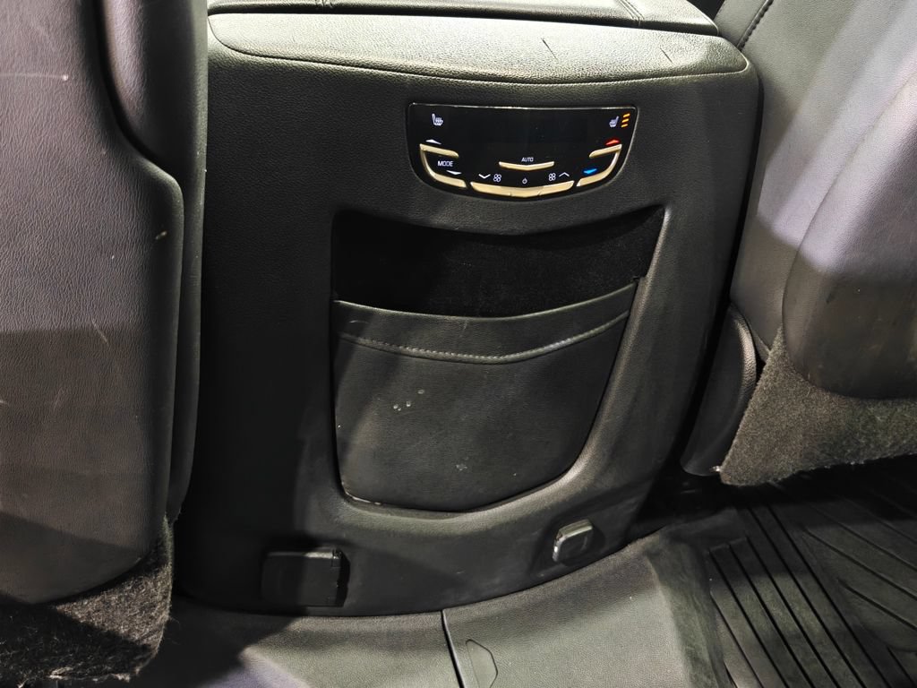 Used 2019 Cadillac Escalade Luxury AWD/4WD image 33