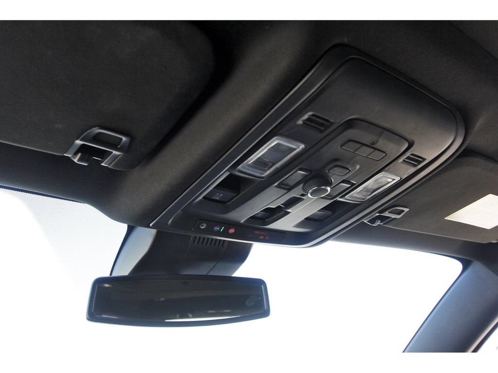 Used 2024 GMC Yukon Denali RWD image 25