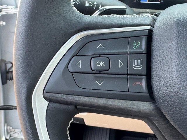 Used 2023 Jeep Grand Cherokee L Limited AWD/4WD image 22