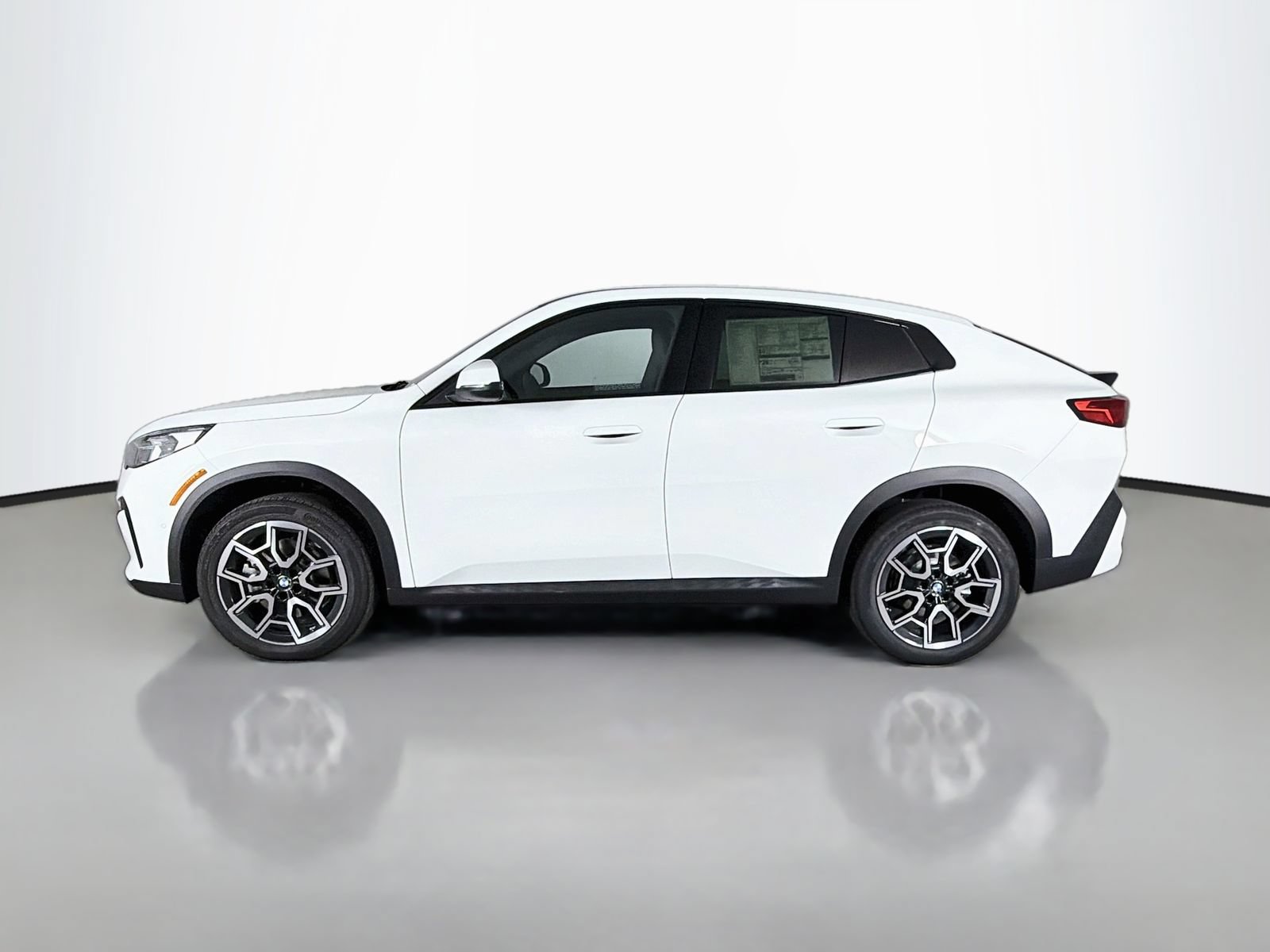 New 2027 BMW X2 xDrive28i AWD/4WD image 4