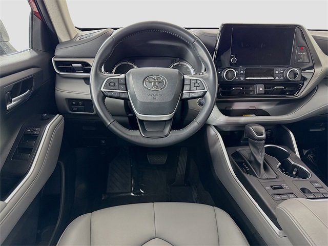 Certified 2023 Toyota Highlander XLE image 22