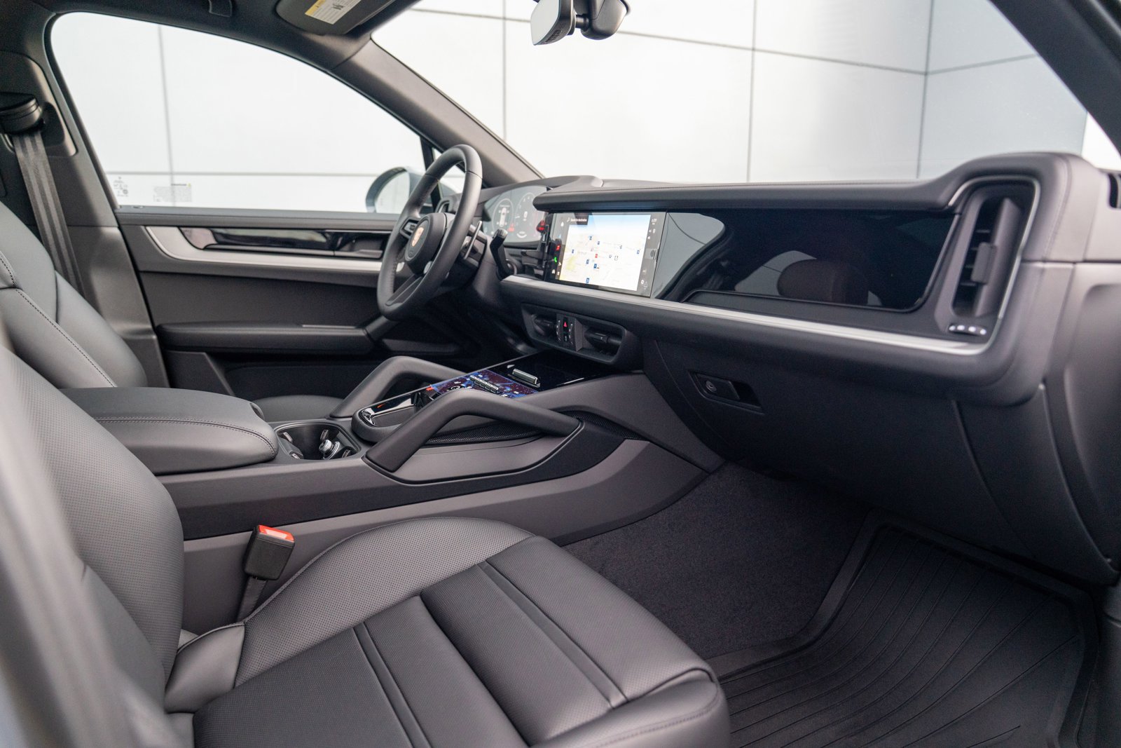 Certified 2026 Porsche Cayenne AWD/4WD image 24