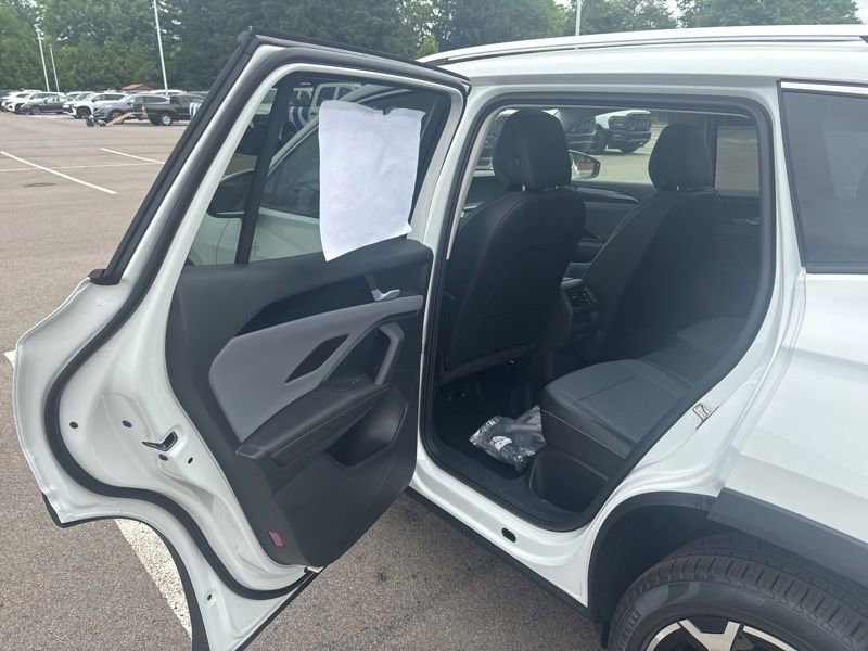 New 2026 Volkswagen Tiguan SE AWD/4WD image 17