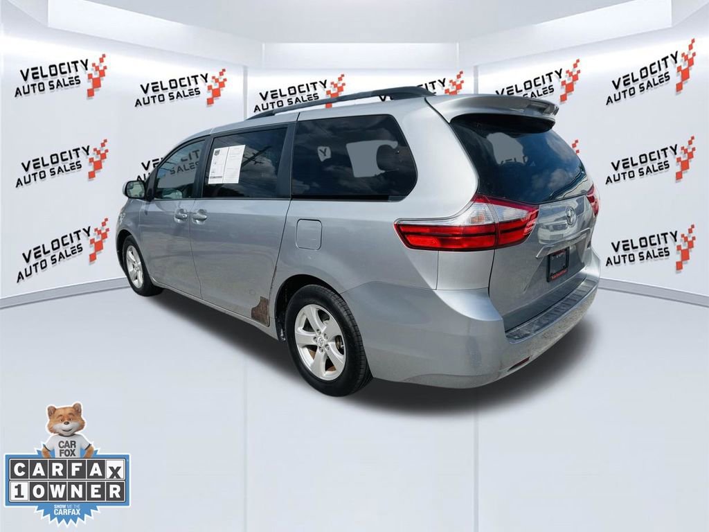 Used 2015 Toyota Sienna LE image 4