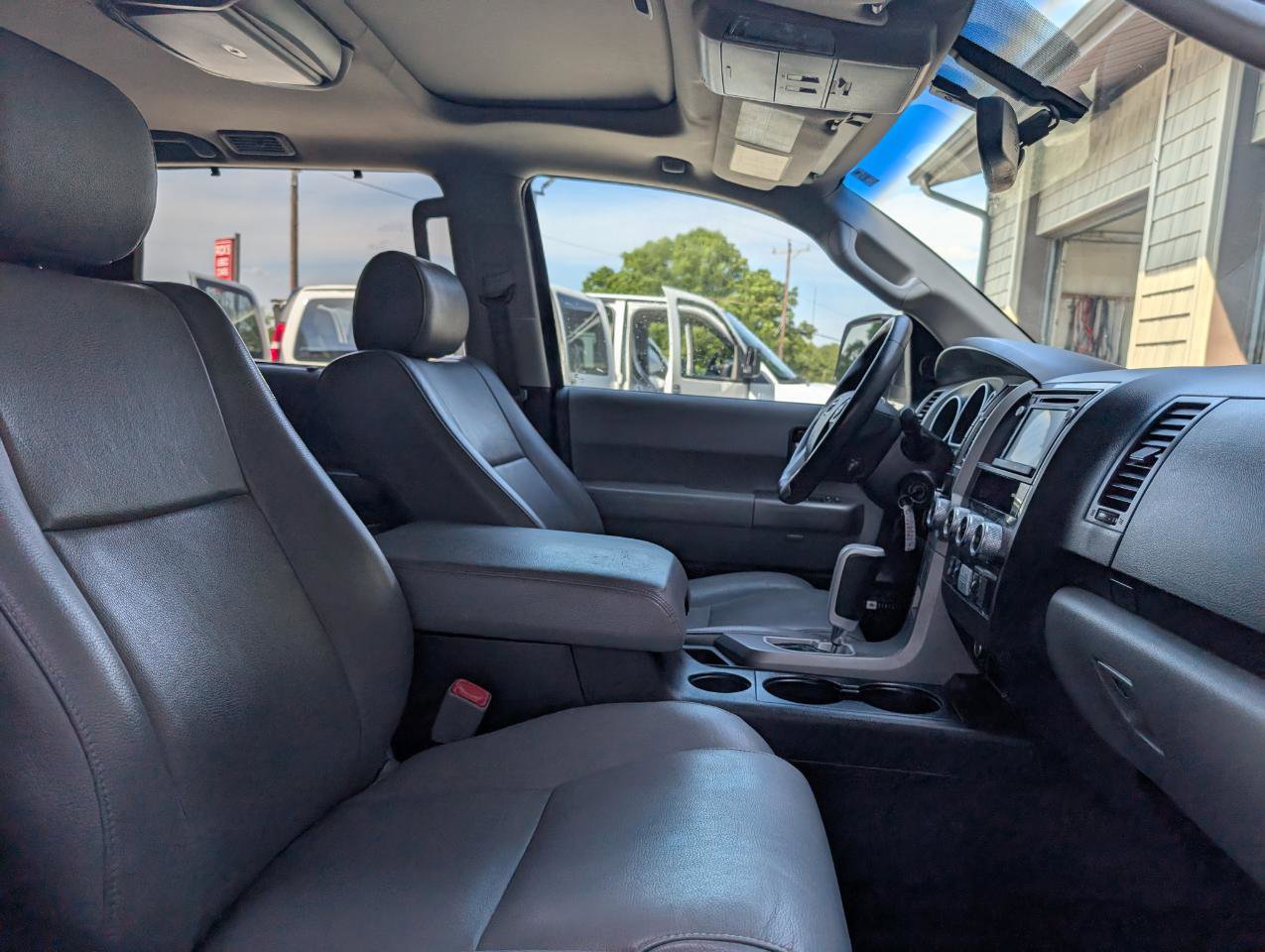Used 2015 Toyota Sequoia Limited RWD image 21