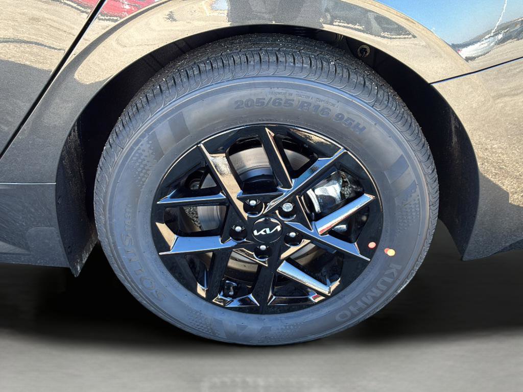 New 2026 Kia K5 LXS FWD image 40