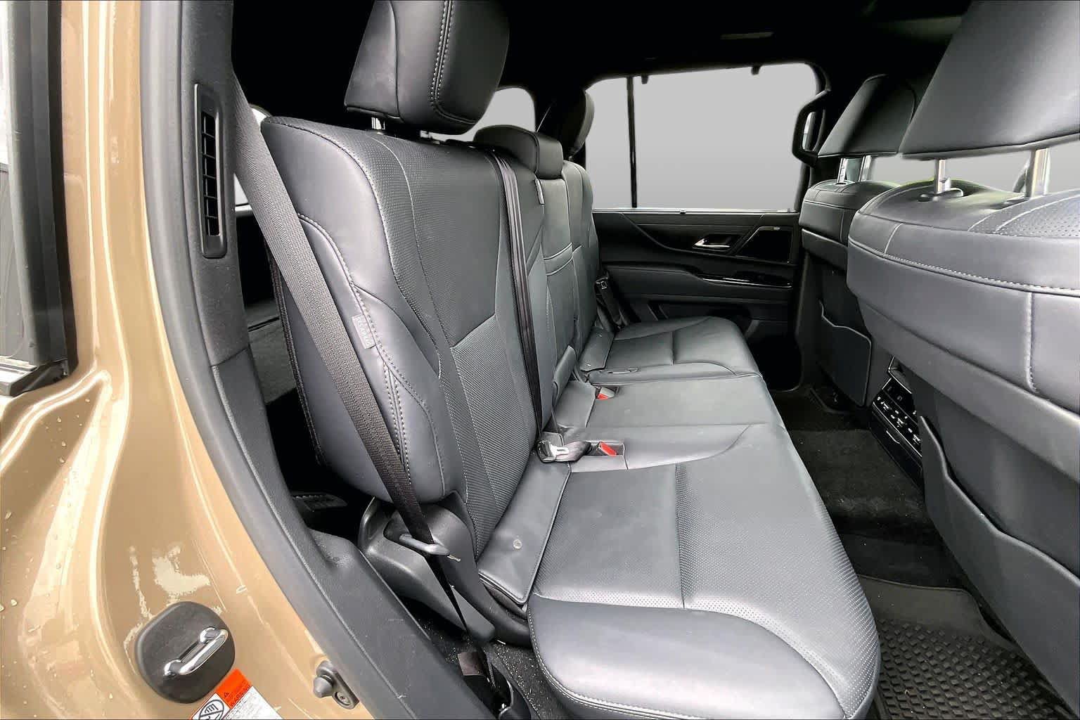 Used 2025 Lexus LX 700h Overtrail AWD/4WD image 21