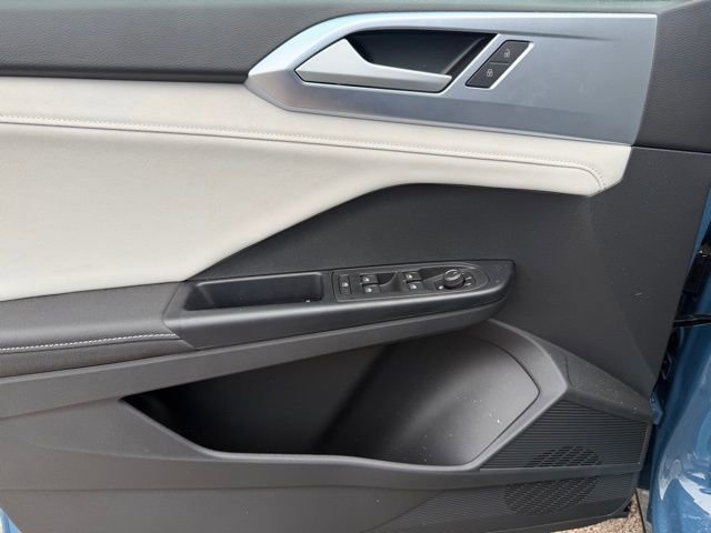 New 2026 Volkswagen Taos SE FWD image 12