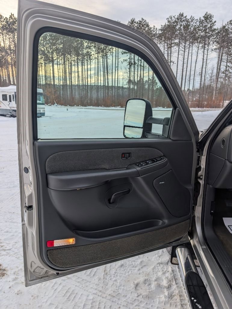 Used 2003 Chevrolet Silverado 2500 LS image 12