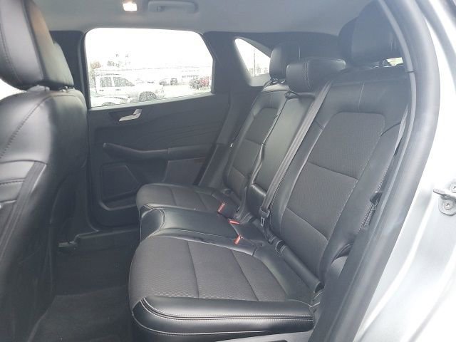 Used 2024 Ford Escape SE image 11