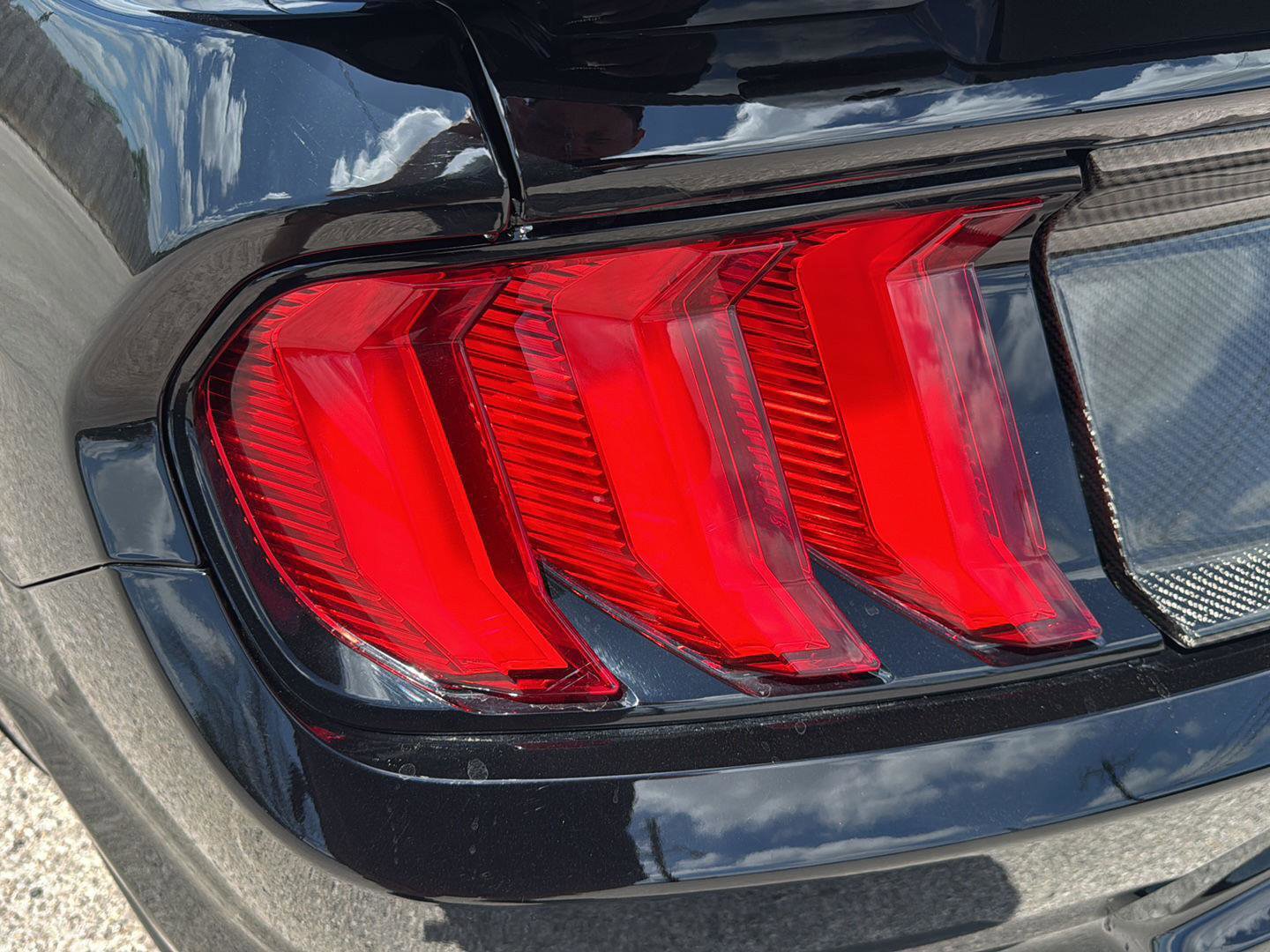 Used 2022 Ford Mustang Shelby GT500 w/ Technology Package image 28