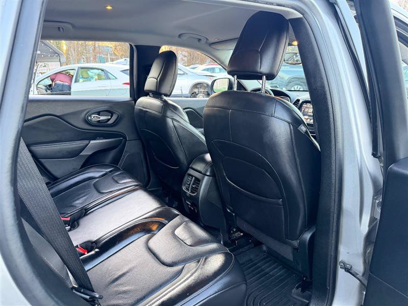 Used 2019 Jeep Cherokee Limited AWD/4WD image 18