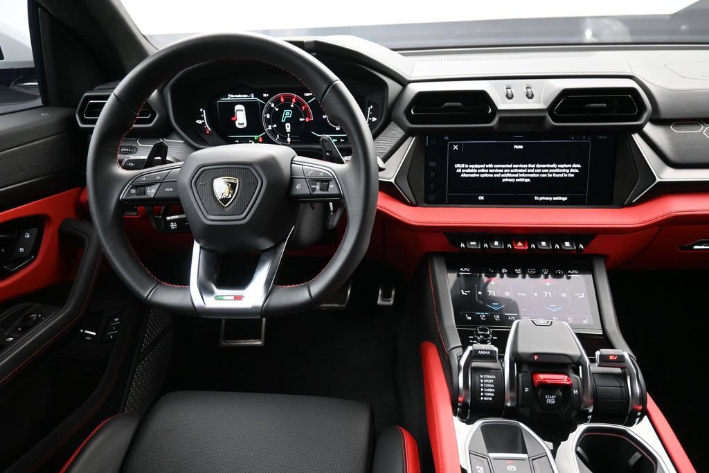 Used 2025 Lamborghini Urus SE AWD/4WD image 26
