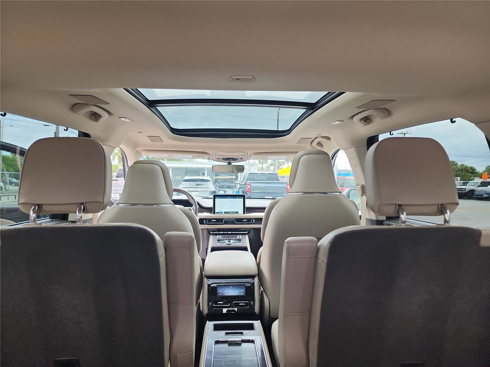 Used 2023 Lincoln Aviator Reserve w/ Equipment Group 201A AWD/4WD image 26