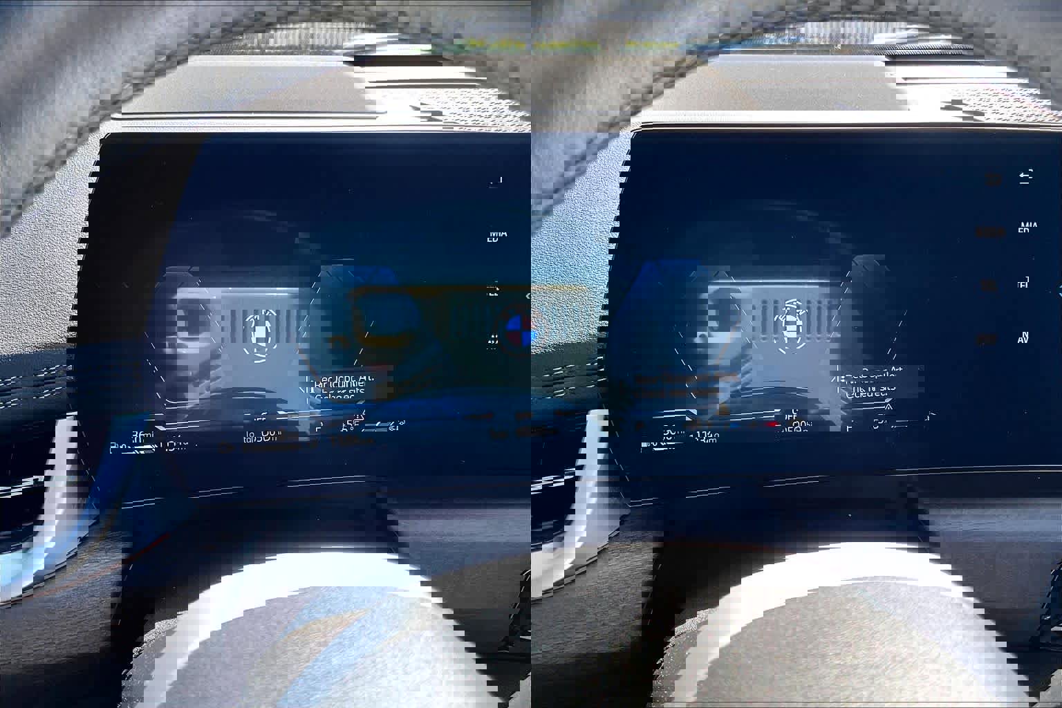 Used 2025 BMW X1 xDrive28i w/ Premium Package image 25