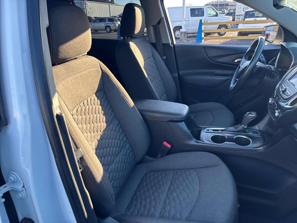 Used 2021 Chevrolet Equinox LT w/ Driver Convenience Package image 50