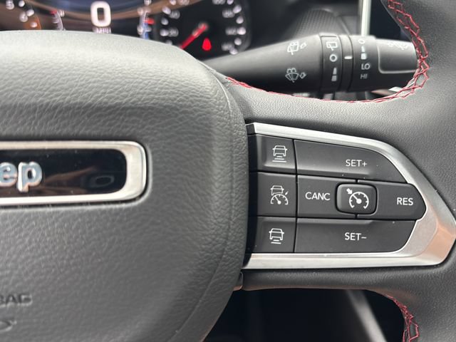 Used 2025 Jeep Compass Trailhawk AWD/4WD image 23