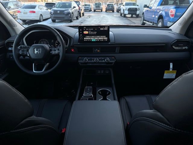 New 2025 Honda Pilot Touring image 31