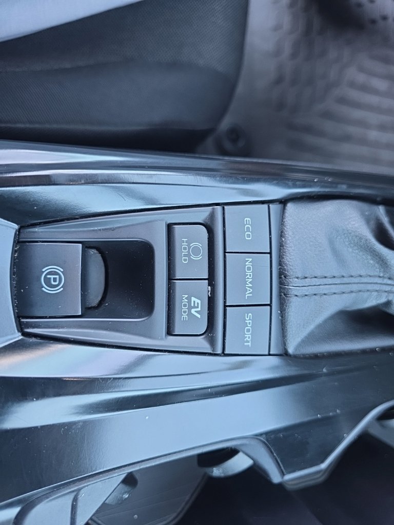Used 2025 Toyota Camry LE FWD image 21