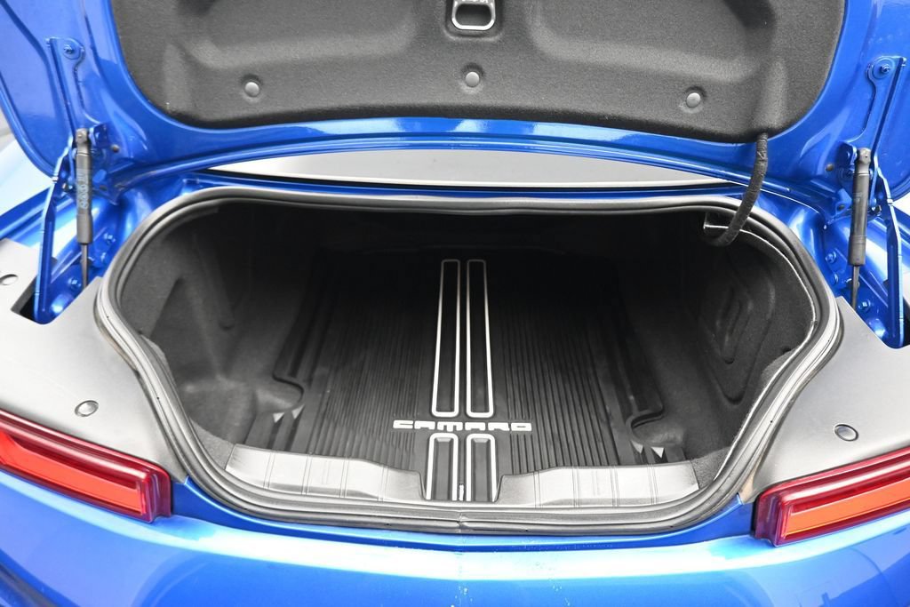 Used 2018 Chevrolet Camaro SS RWD image 43