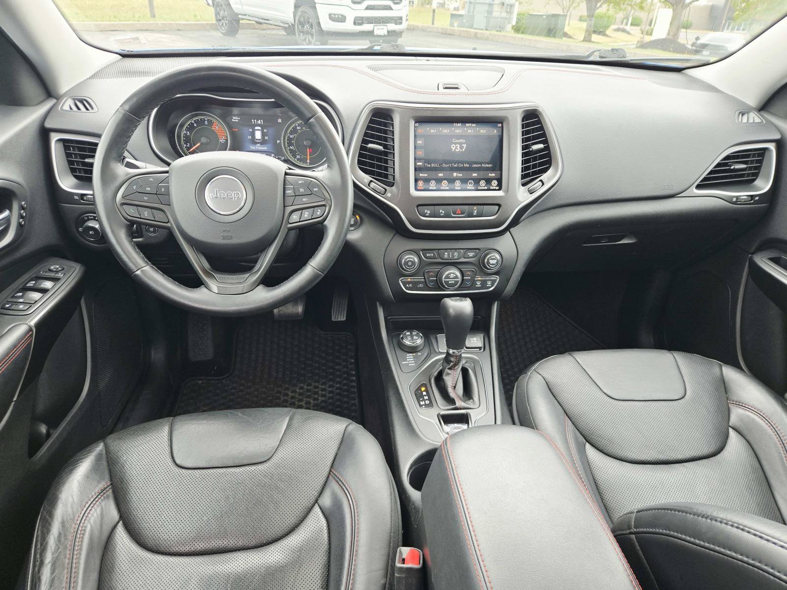 Used 2019 Jeep Cherokee Trailhawk AWD/4WD image 11