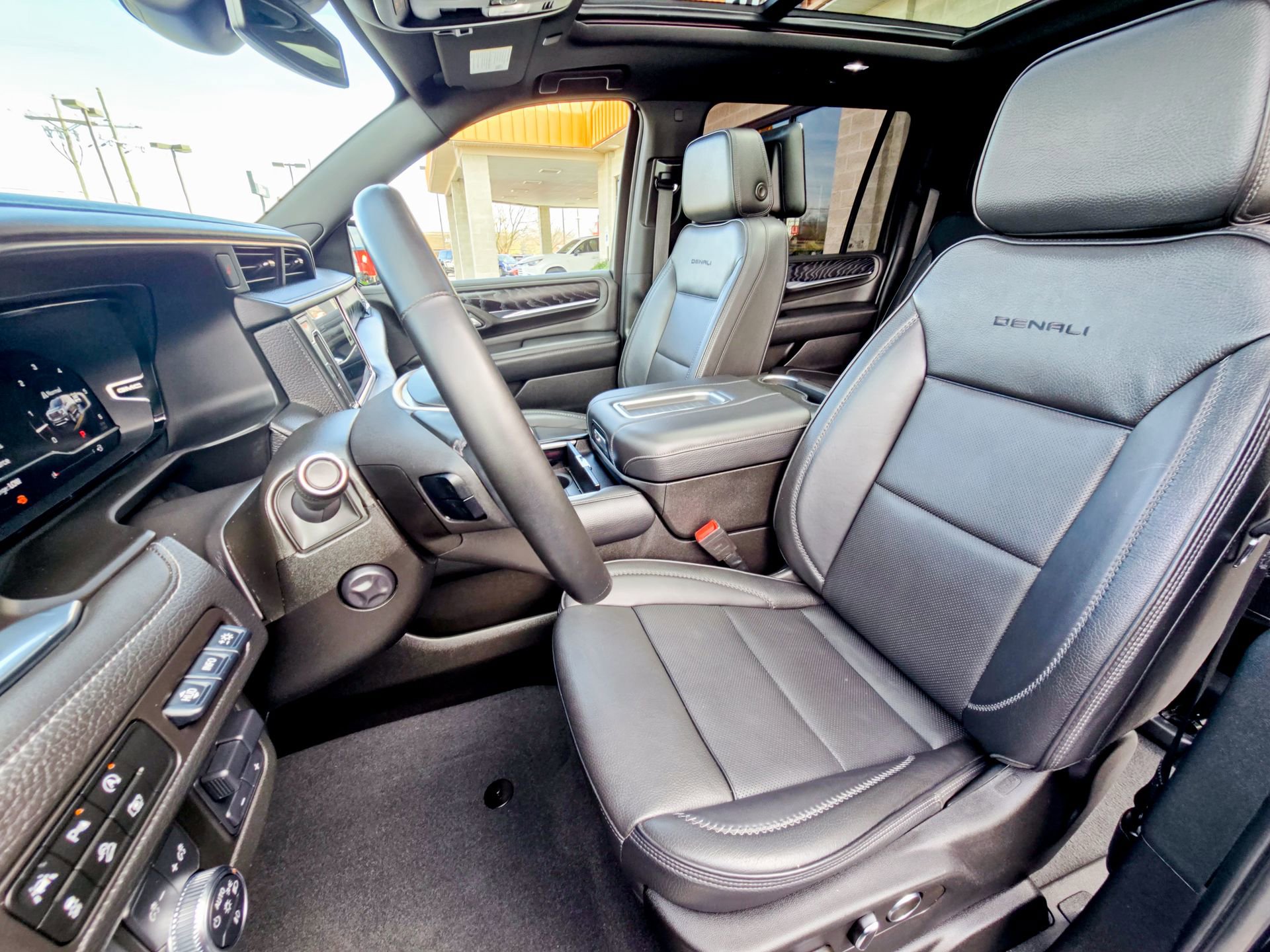 Used 2023 GMC Yukon XL Denali w/ Max Trailering Package image 31