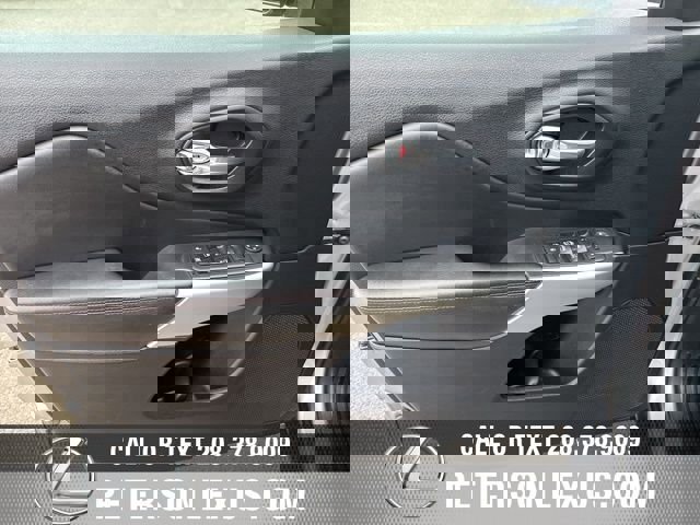 Used 2018 Jeep Cherokee Trailhawk w/ Comfort/Convenience Group image 21