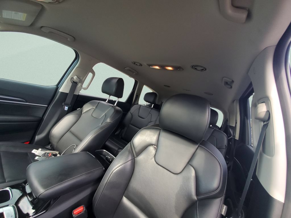 Used 2025 Kia Telluride LX FWD image 17