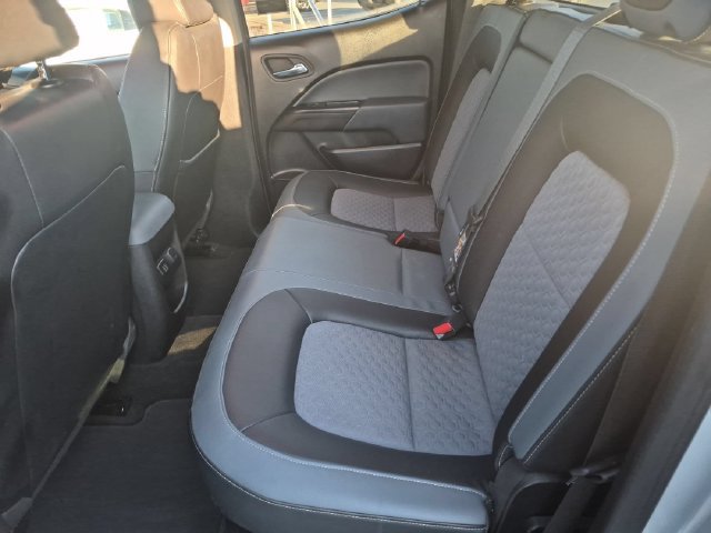 Used 2015 Chevrolet Colorado Z71 AWD/4WD image 28
