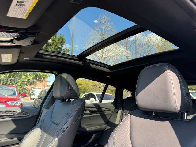 Used 2023 BMW X4 M40i w/ Premium Package image 16