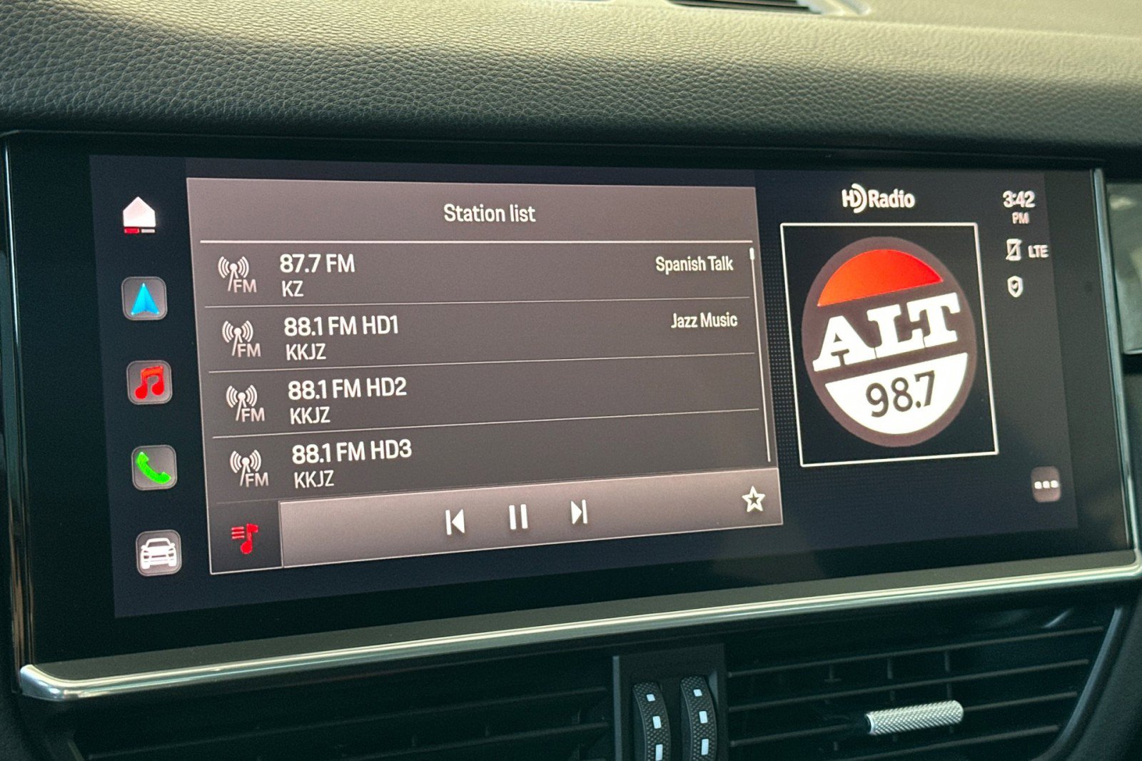 Certified 2022 Porsche Cayenne E-Hybrid image 18