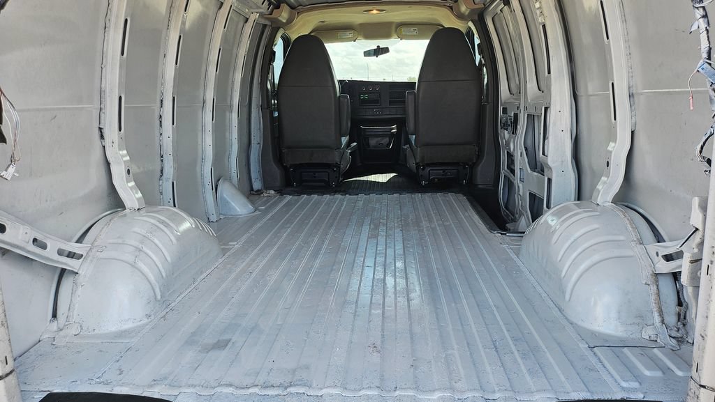 Used 2014 Chevrolet Express 1500 RWD image 14
