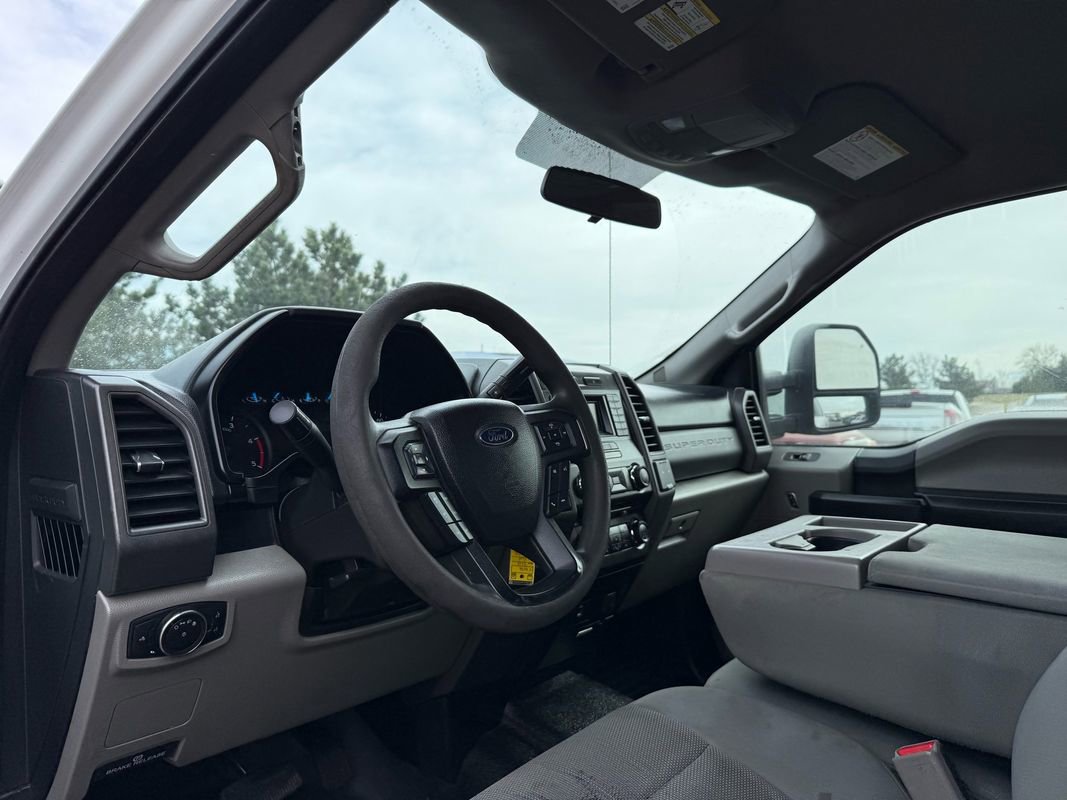 Used 2017 Ford F250 XL w/ Power Equipment Group AWD/4WD image 17