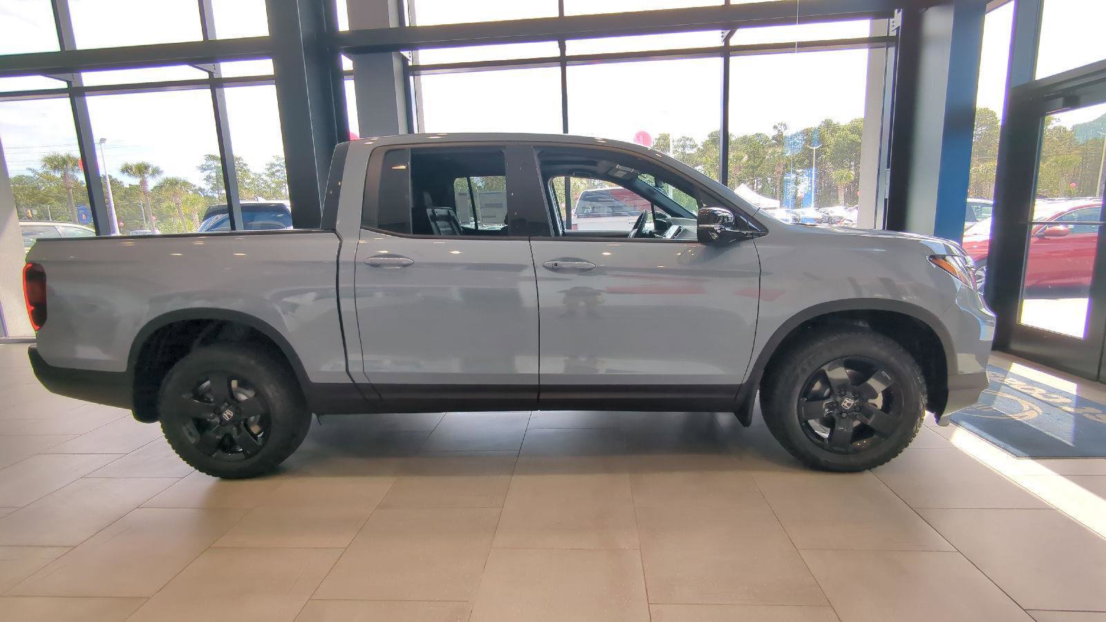 New 2026 Honda Ridgeline Black Edition image 4