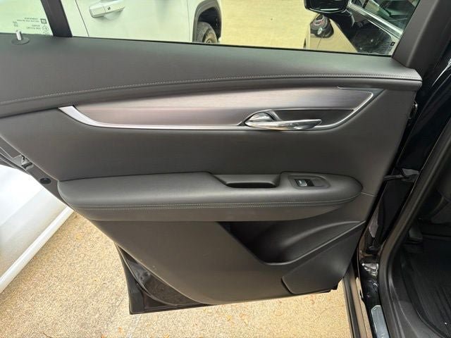 Certified 2025 Cadillac XT6 Luxury AWD/4WD image 16