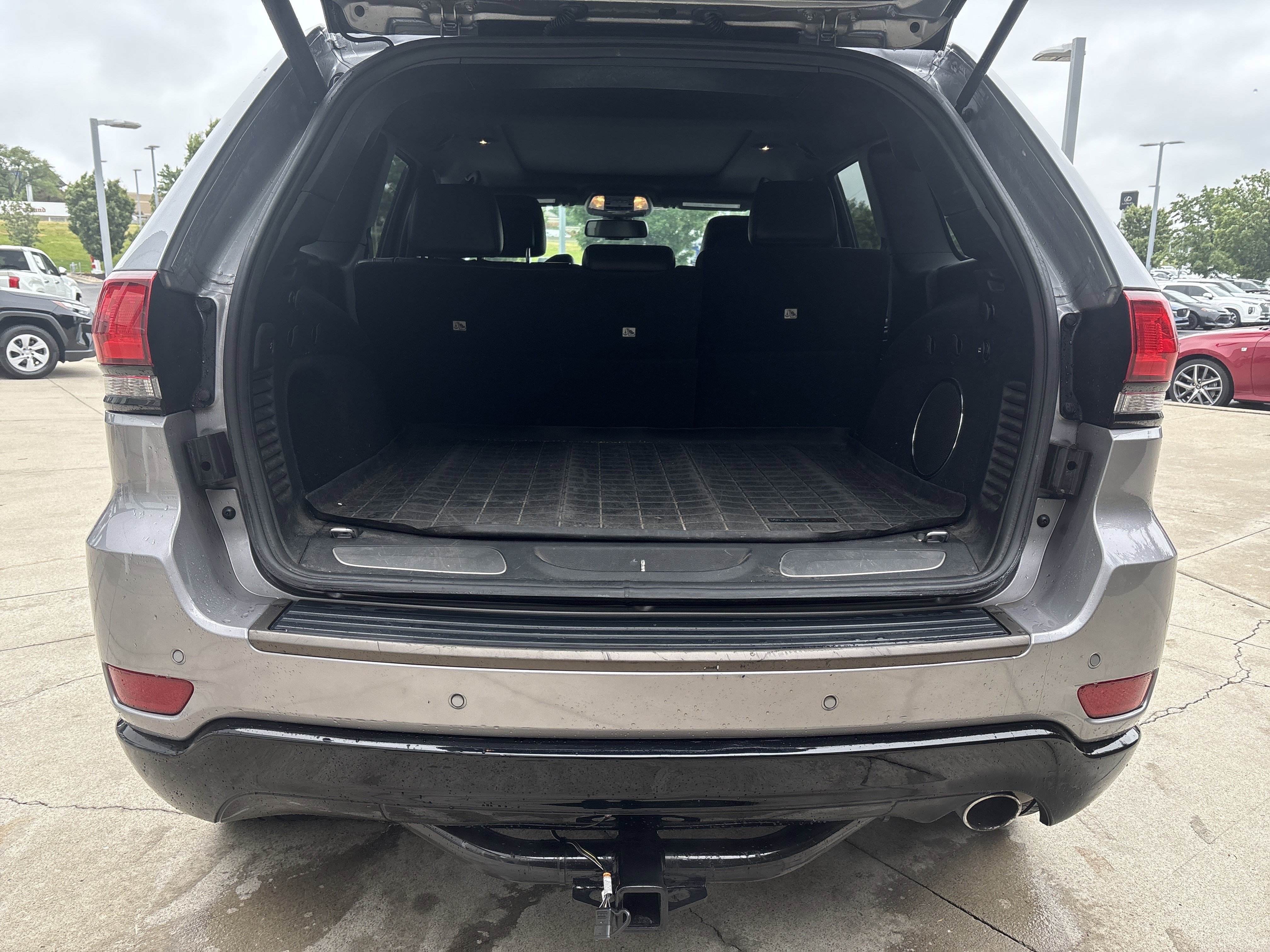 Used 2016 Jeep Grand Cherokee Limited 75th Anniversary AWD/4WD image 29